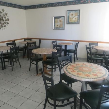 Super 8 By Wyndham Ogallala Exterior photo