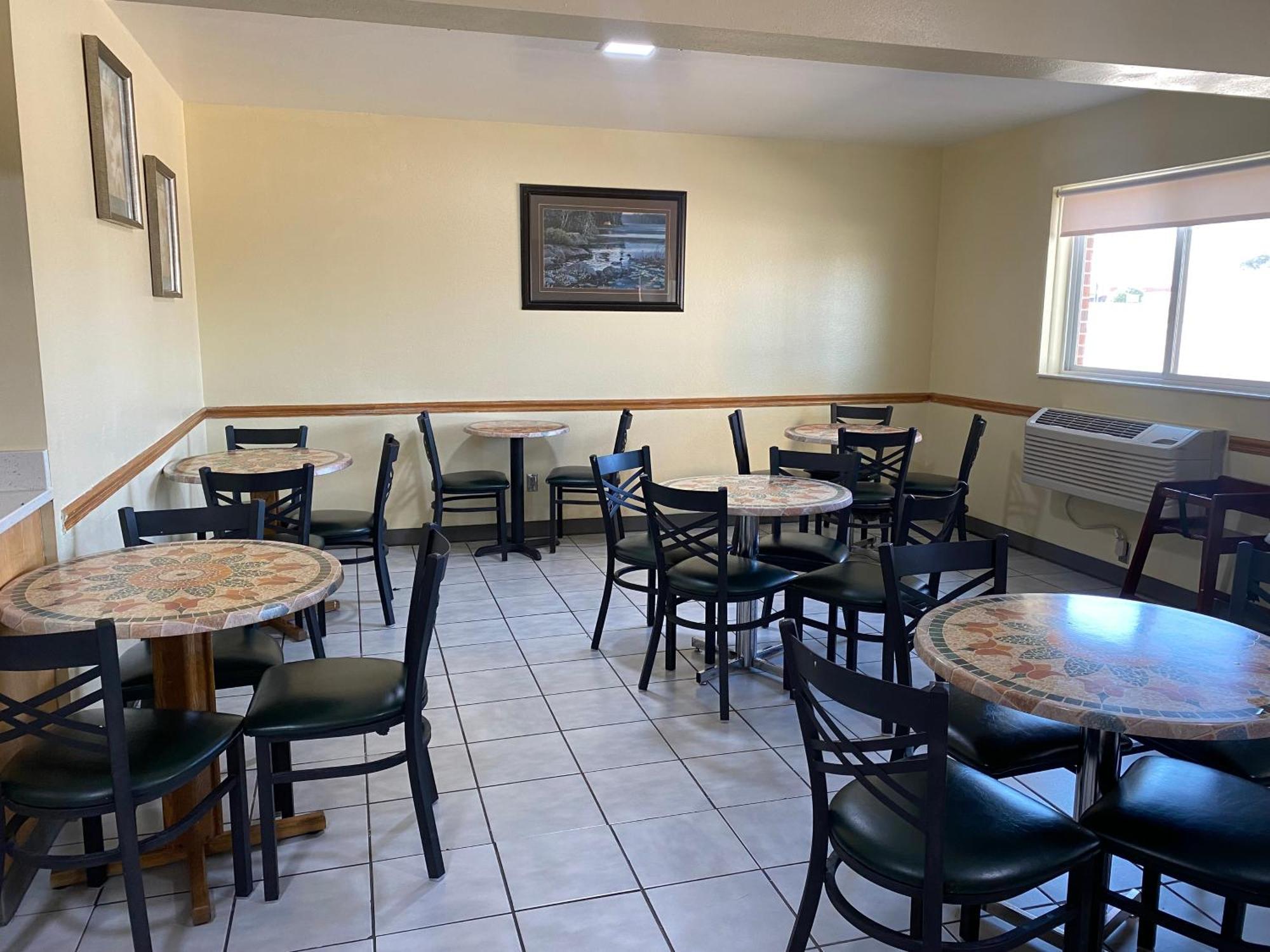 Super 8 By Wyndham Ogallala Exterior photo
