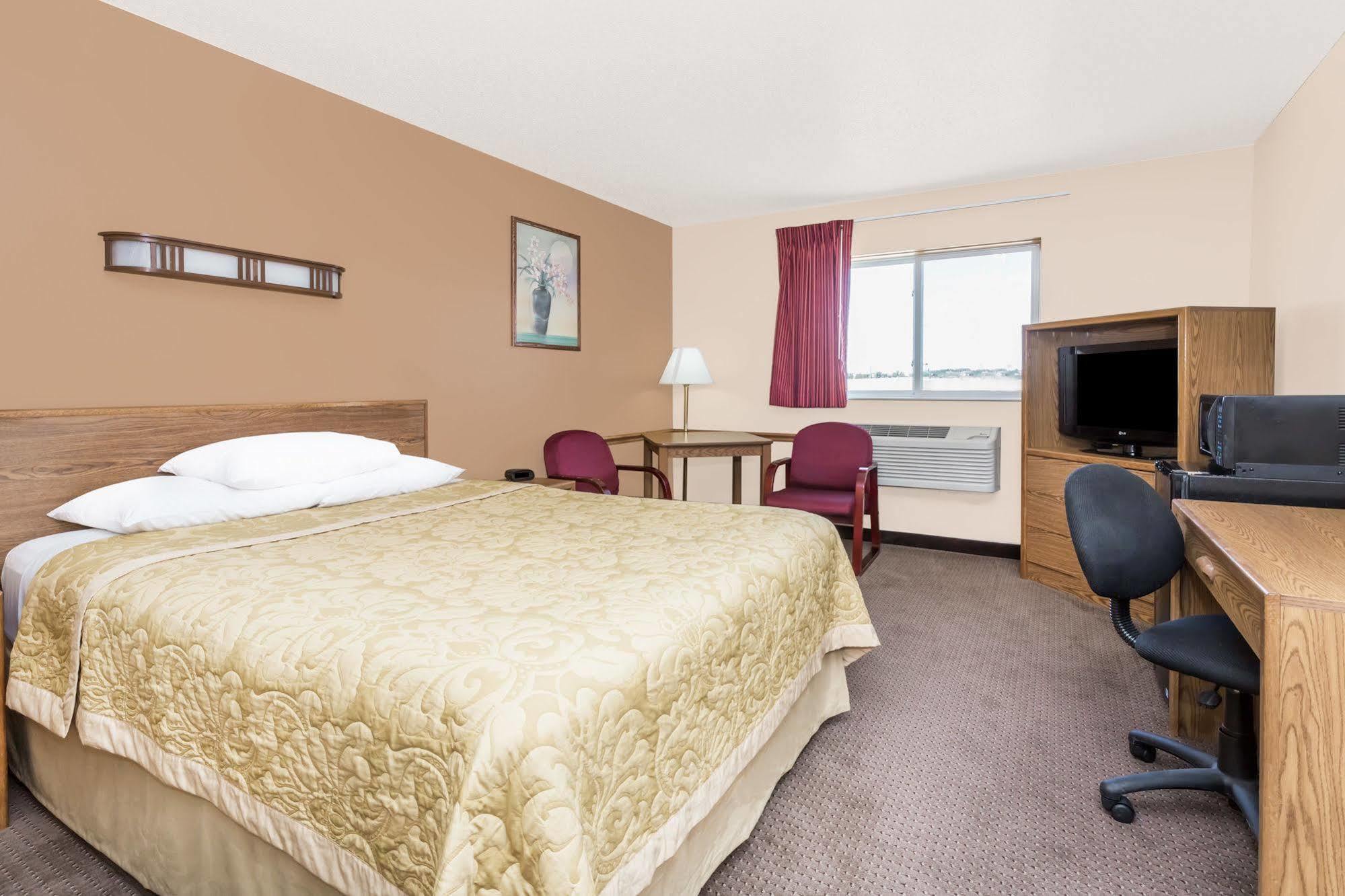 Super 8 By Wyndham Ogallala Exterior photo