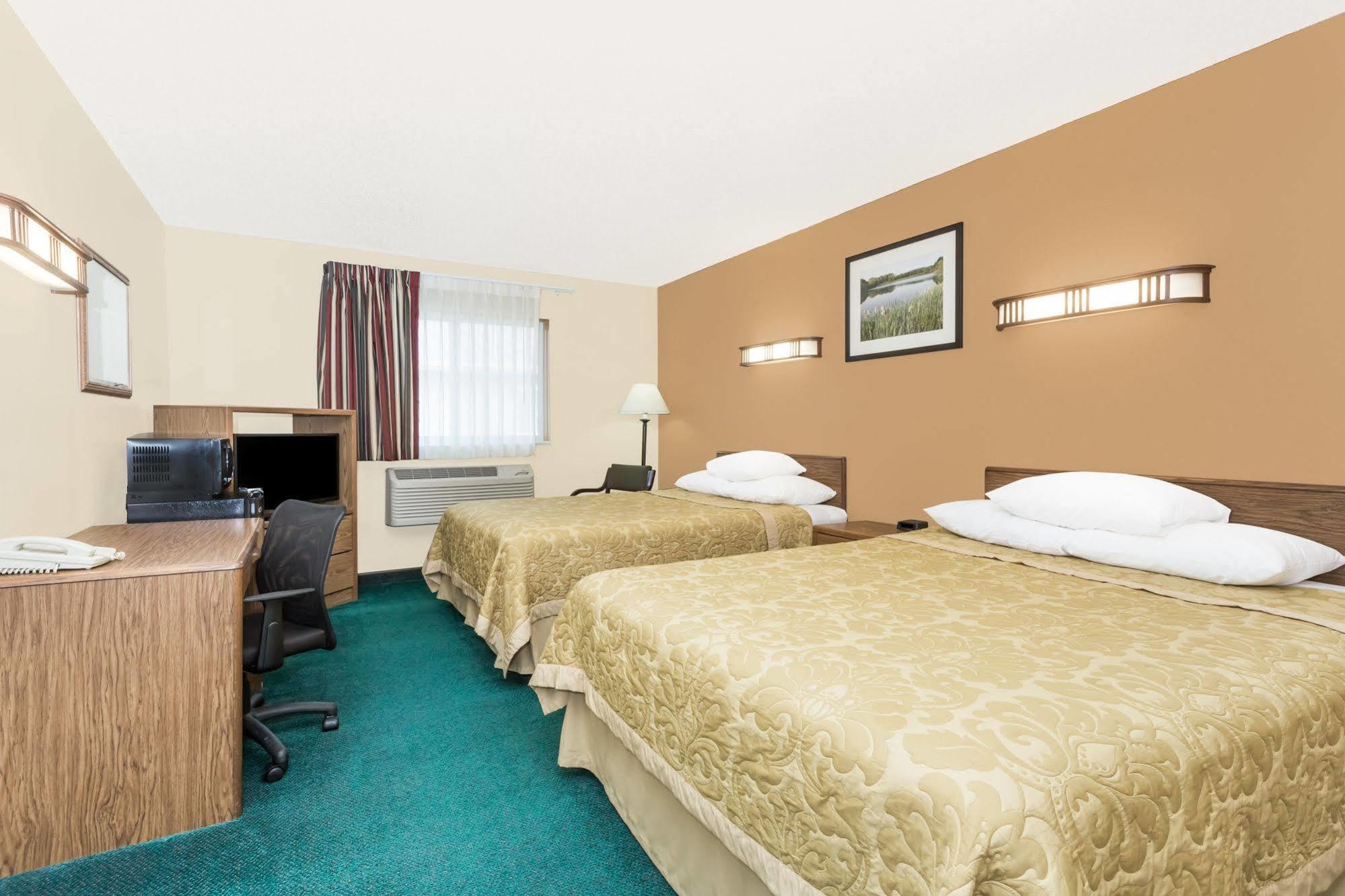 Super 8 By Wyndham Ogallala Exterior photo