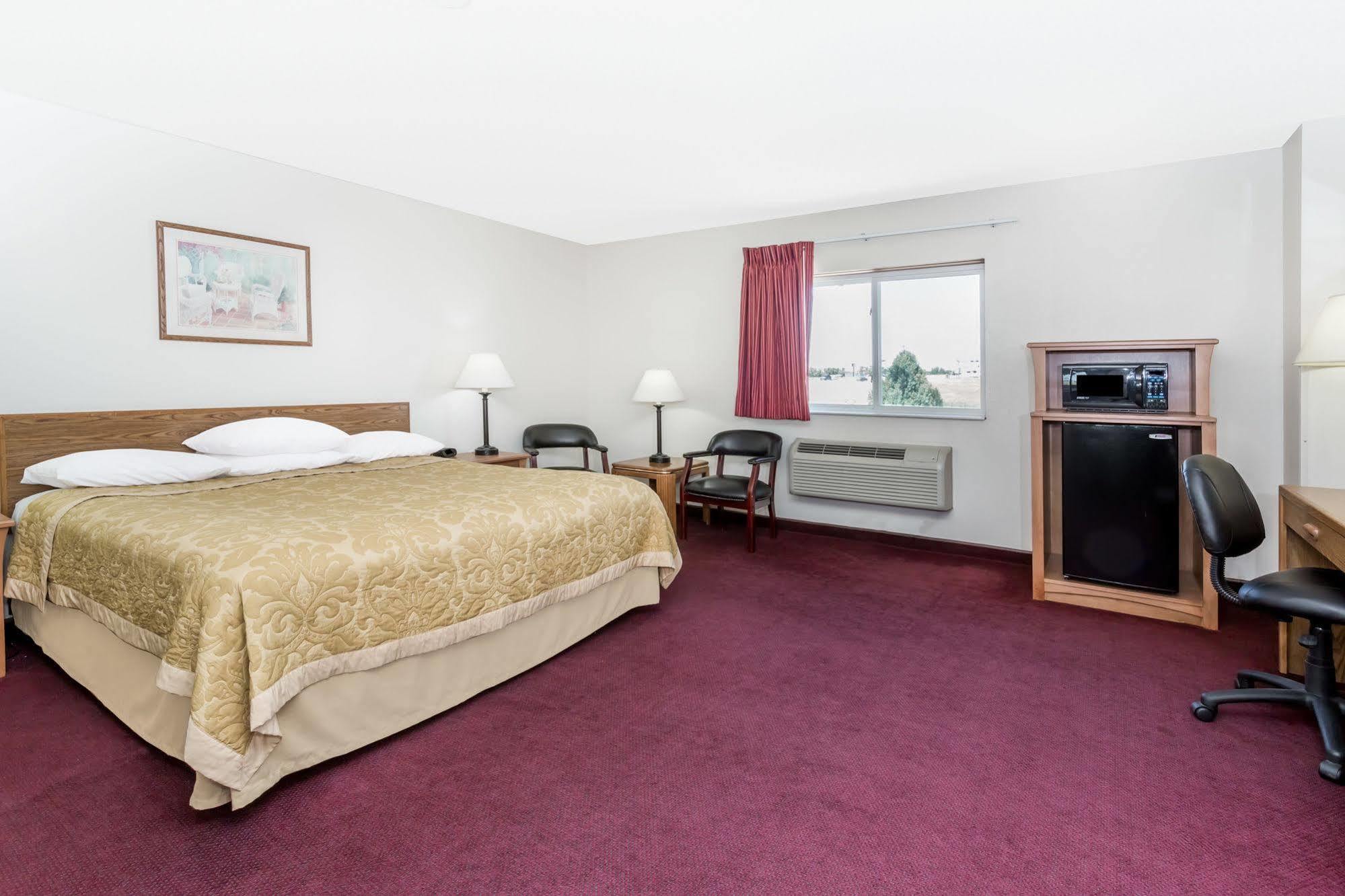 Super 8 By Wyndham Ogallala Exterior photo